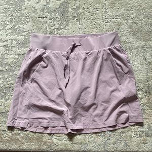 Womens athletic skort with pockets